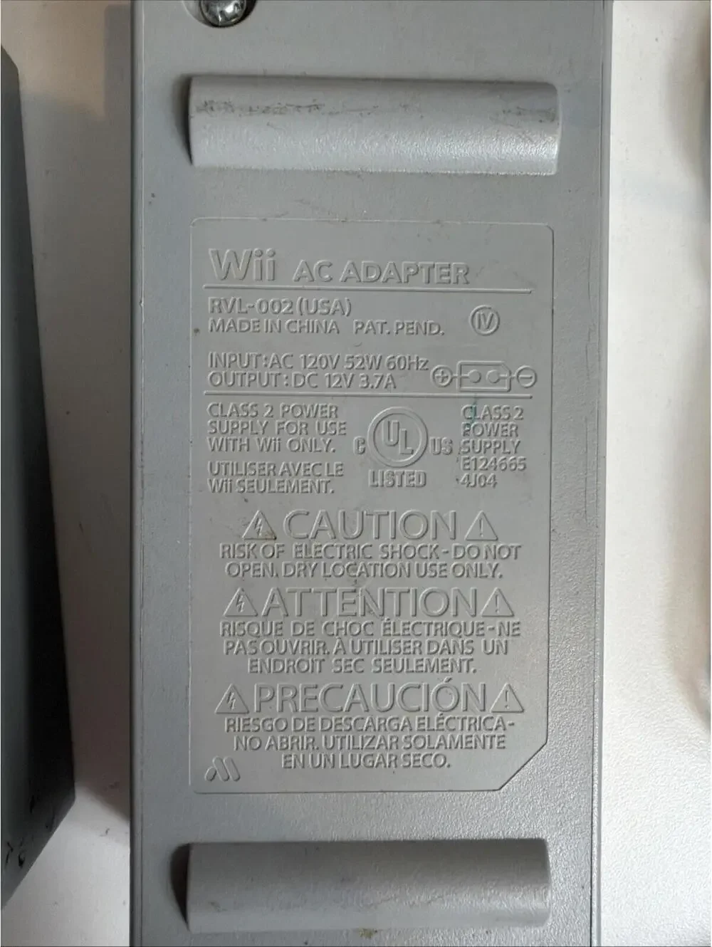 Nintendo (2)RVL-002 AC Power Adapter & AV Cords for Nintendo Wii